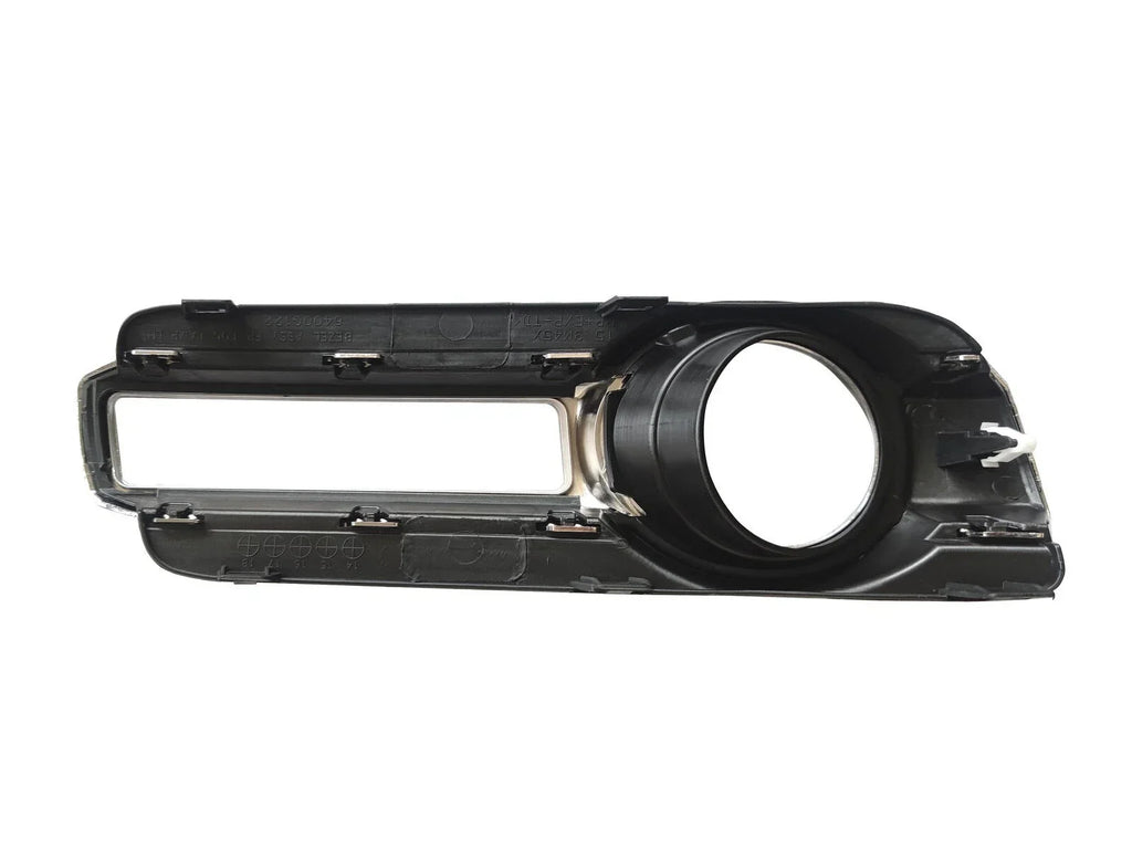 Fog Light Bezel Trim for Mitsubishi Pajero NX (2014–2021)