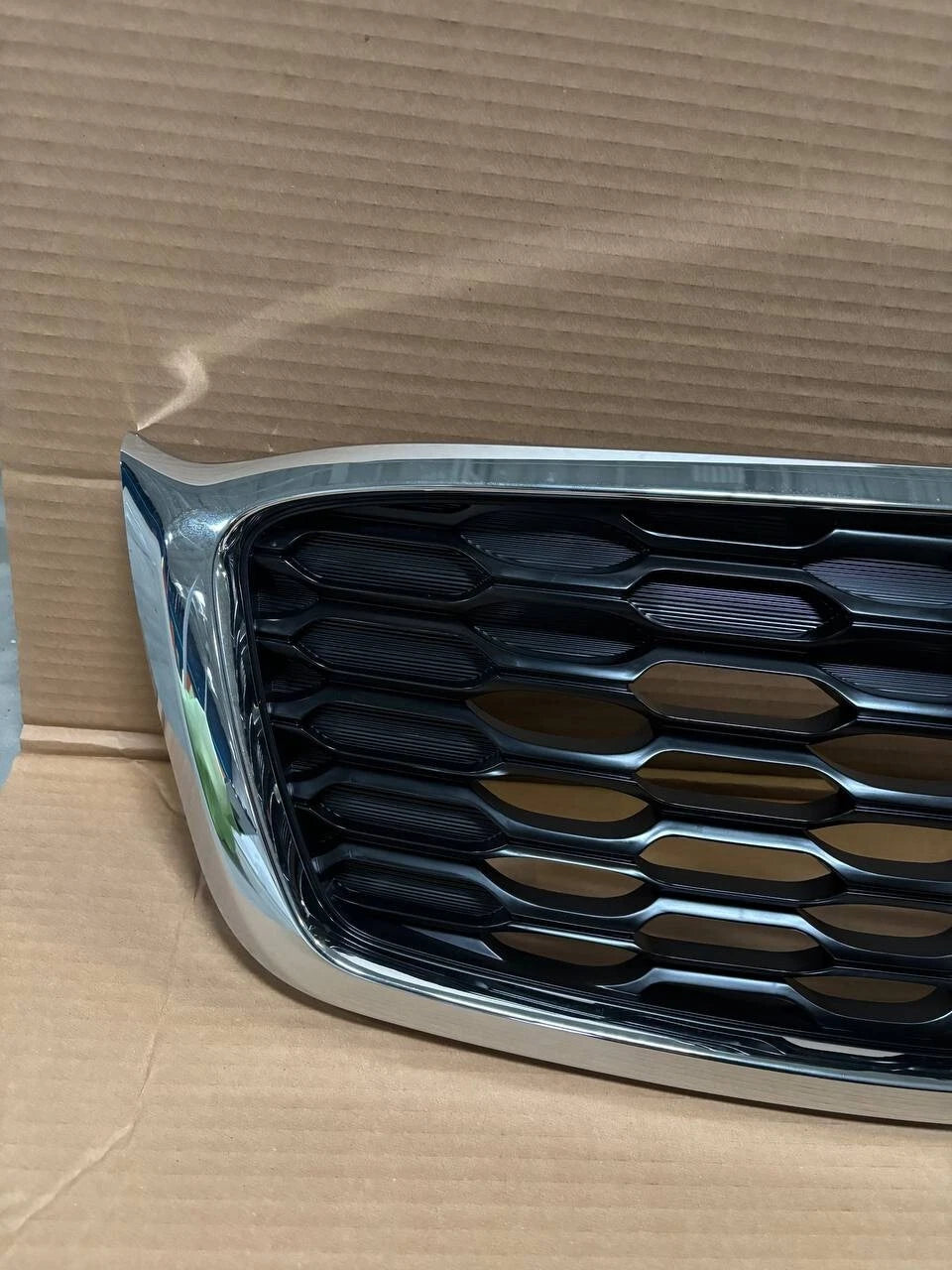 OEM Chrome Grille for Kia Sorento (2019–2020) 86380C6500