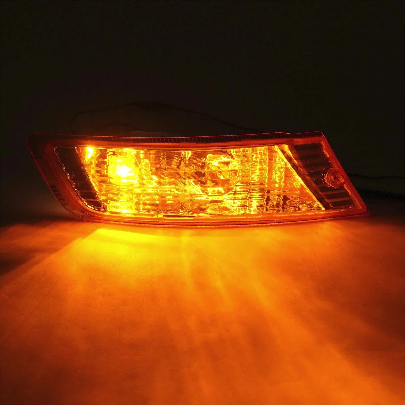 Right Side Turn Signal Light w/Bulb Yellow Lens for Jeep Liberty (2005–2007)