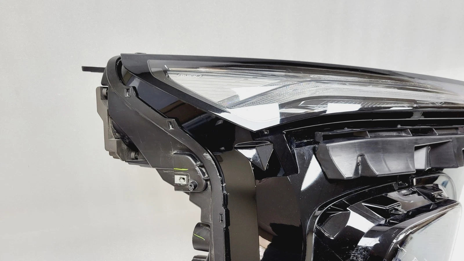 LED Headlight Right Passenger Side for Buick Enclave (2025–2026) 26585509