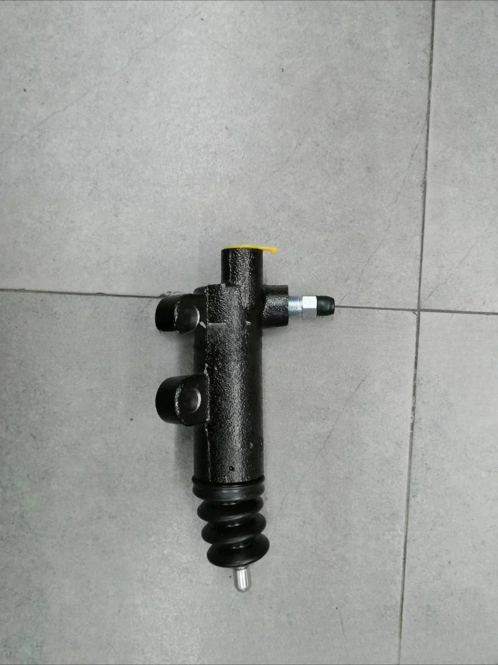 Clutch Release Cylinder for Toyota Land Cruiser FJ80/HDJ80 (1989–1998)