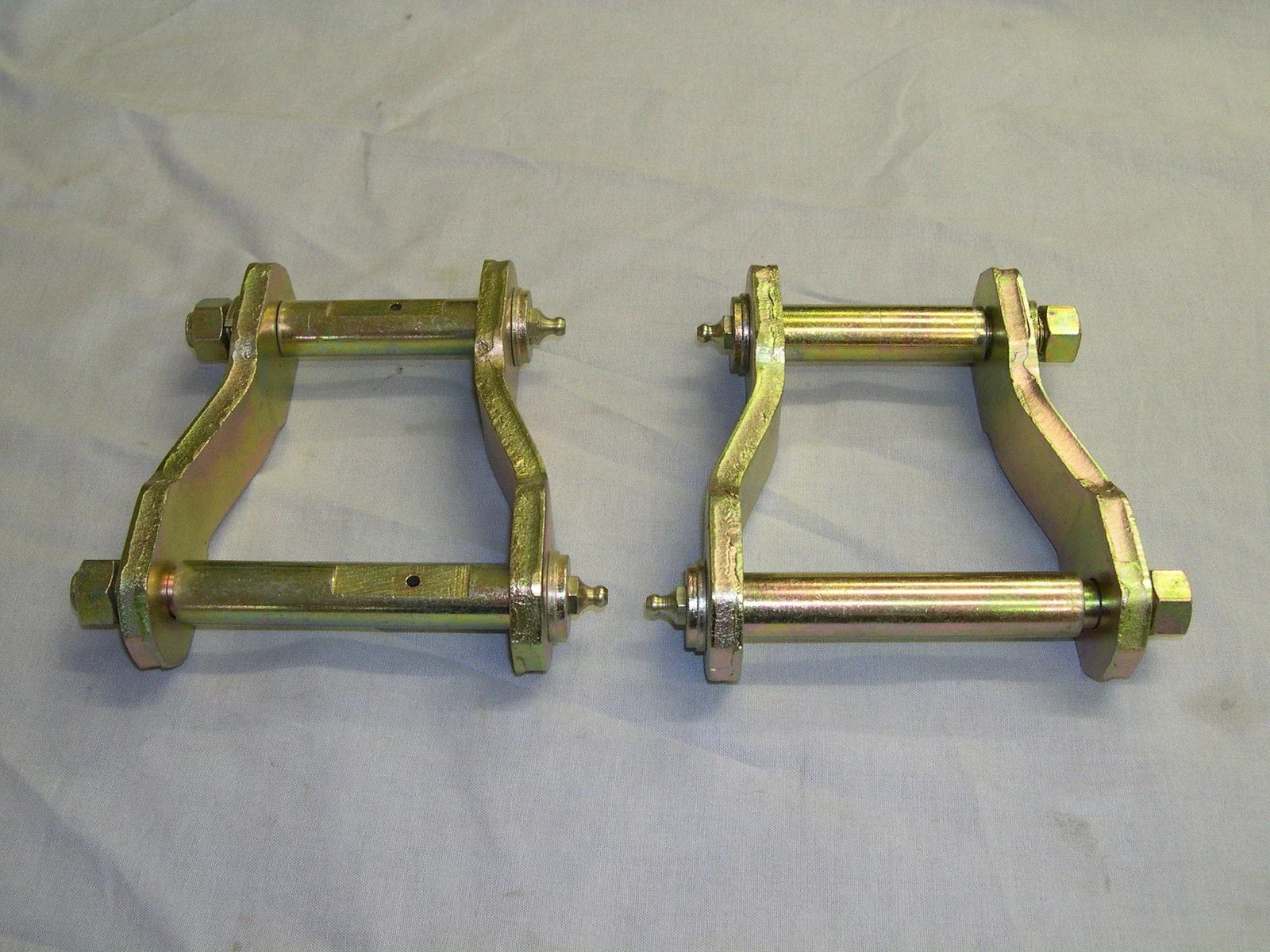 Rear Greasable Shackles for Toyota Hilux GGN V6 Petrol (2005-2015)
