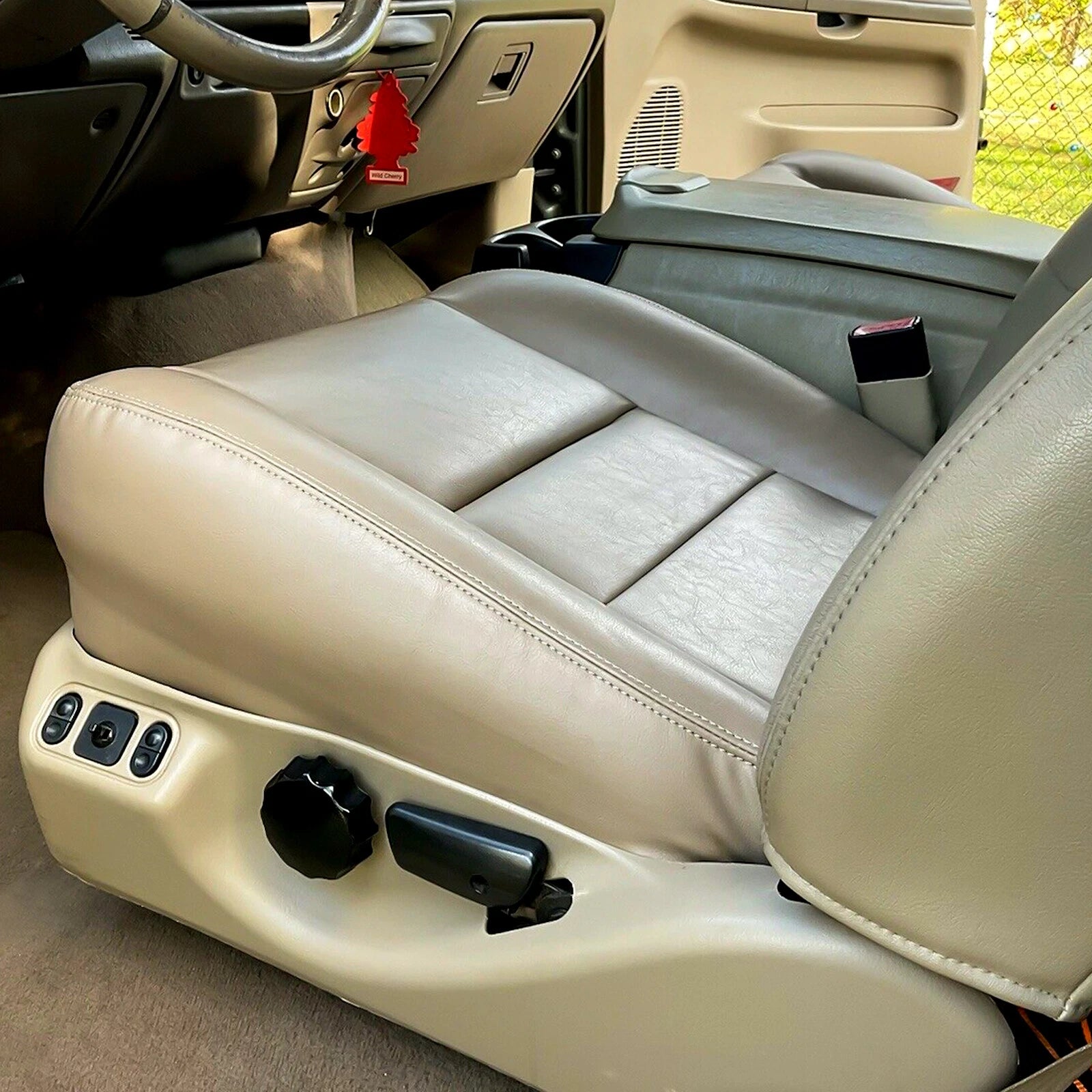 Driver Bottom Leather Seat Cover for Ford Excursion (2002–2005)