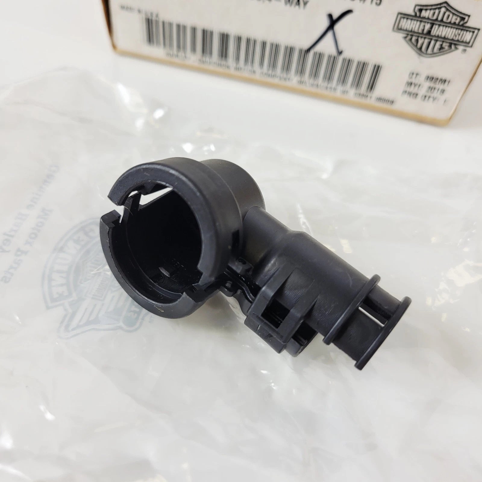 4-Way Wire Dress Cover for Harley-Davidson Road Glide Street Glide (90 Deg) 69201382