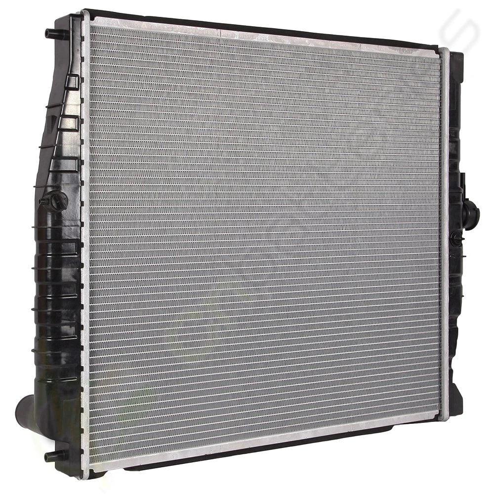 Aluminum Truck Radiator for NI UD 1800CS 2000 2300 2600 3000 3300 Series