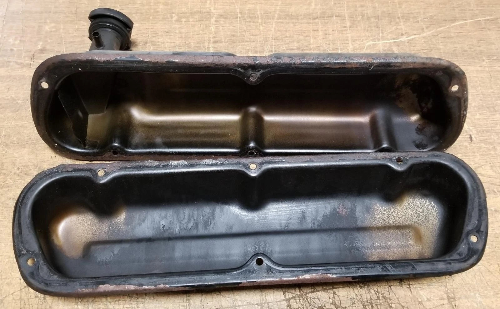Valve Cover Set for Ford Thunderbird Cougar V8 5.0L 302 (1991–1993)
