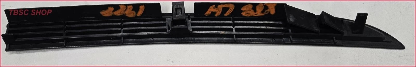Left Defrost Vent for Jaguar XJ8 XJR VDP (1998–2003) GNC6601AA