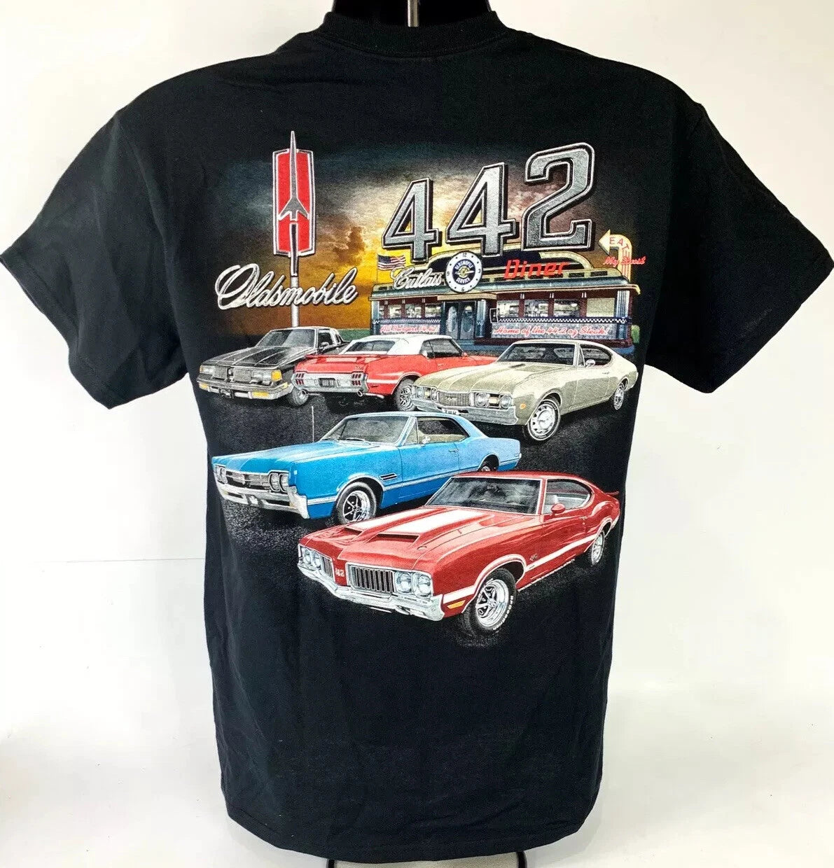 Oldsmobile Cutlass T-Shirt Black 442 Diner Scene for Oldsmobile (1968–1972)