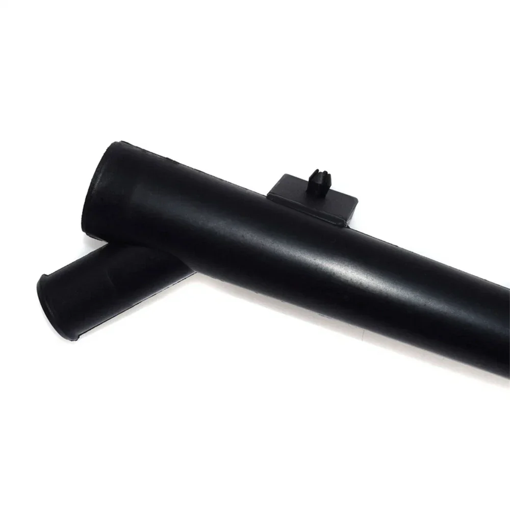 Water Pump Coolant Inlet Tube for 2000-2004 Ford Focus (2000-2004)