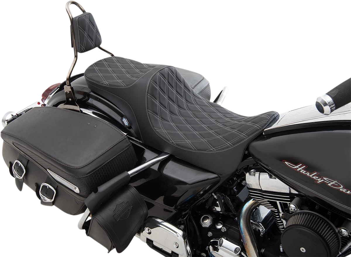 Predator III 2-Up Seat for Harley-Davidson (2000–2023) - Double Diamond, Silver Thread