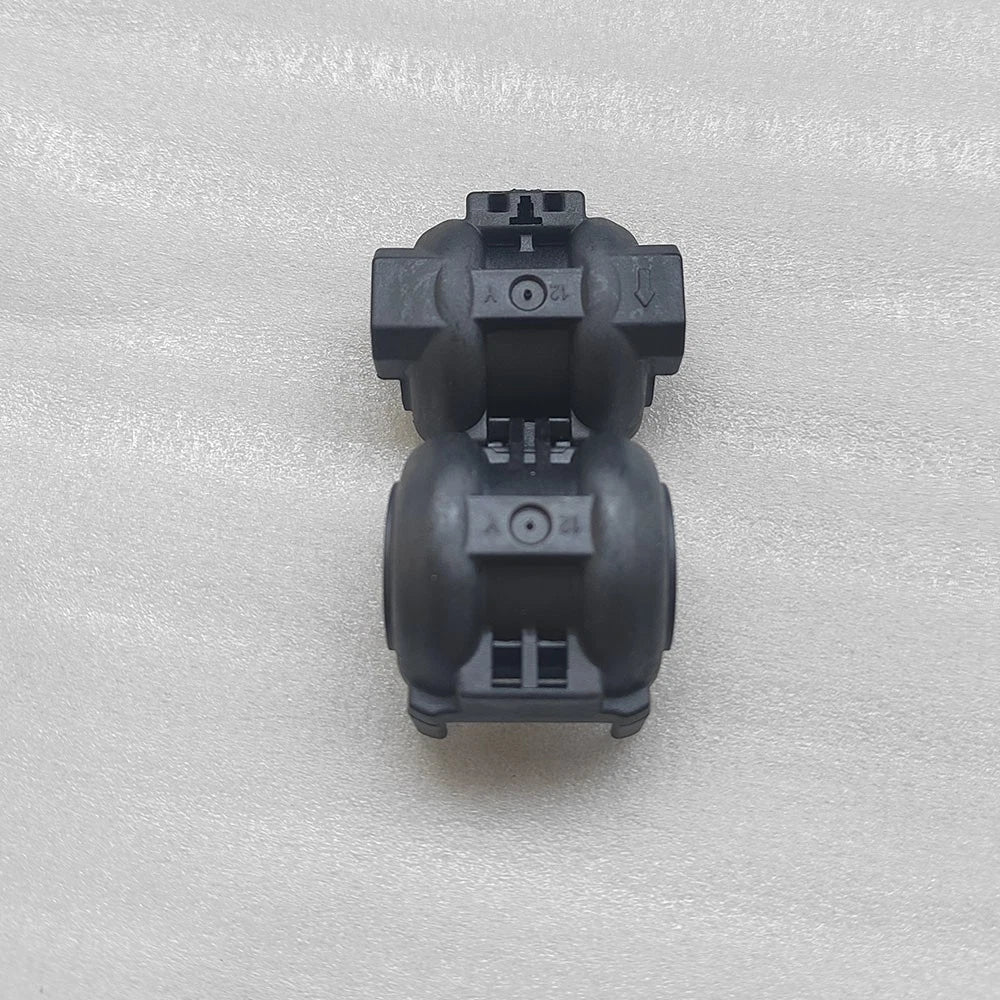 Cooler Refrigerant Pipe Clamp for Toyota (88718-2D140)