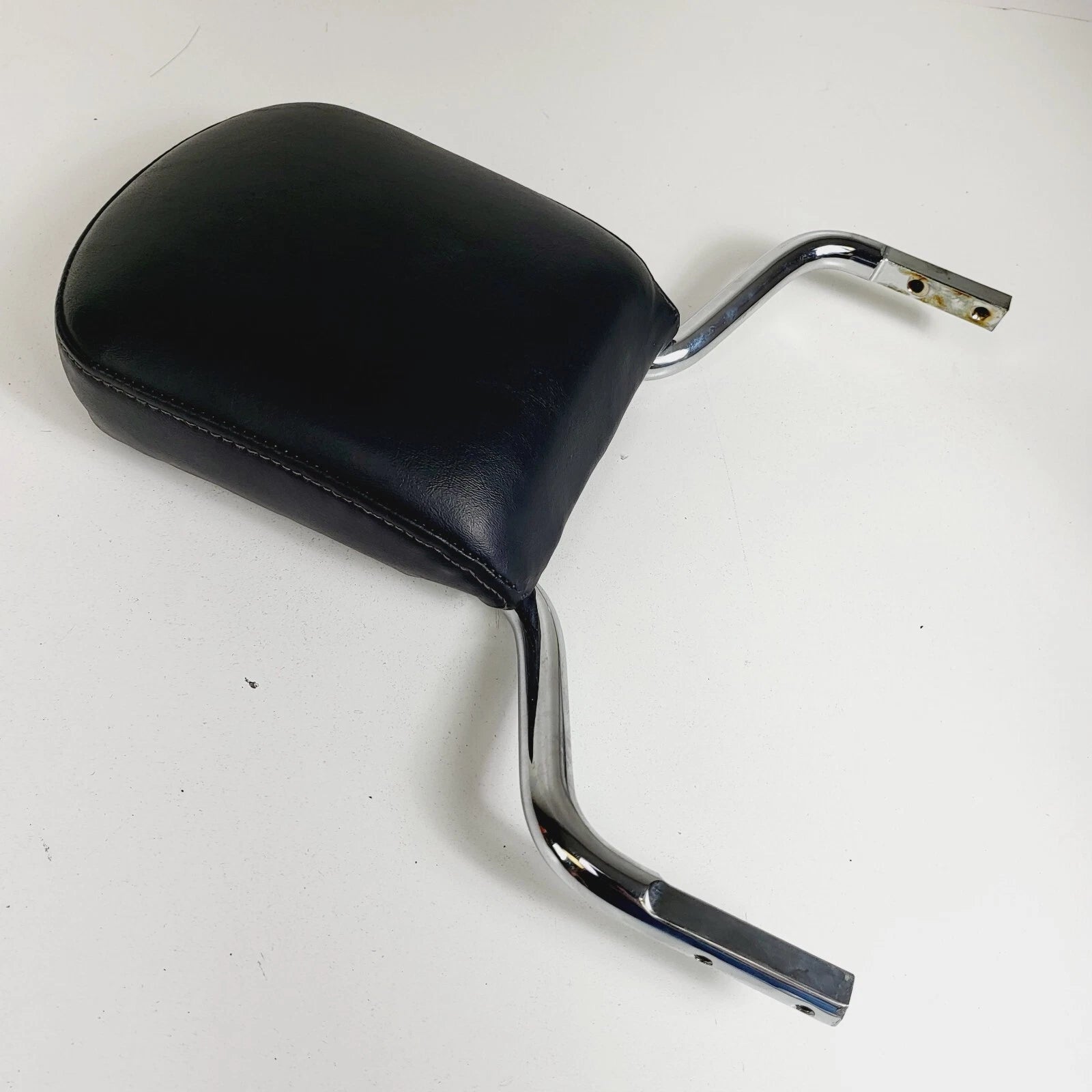 Sissy Bar Upright & Backrest Pad for Harley-Davidson (Low Mini-Medallion)