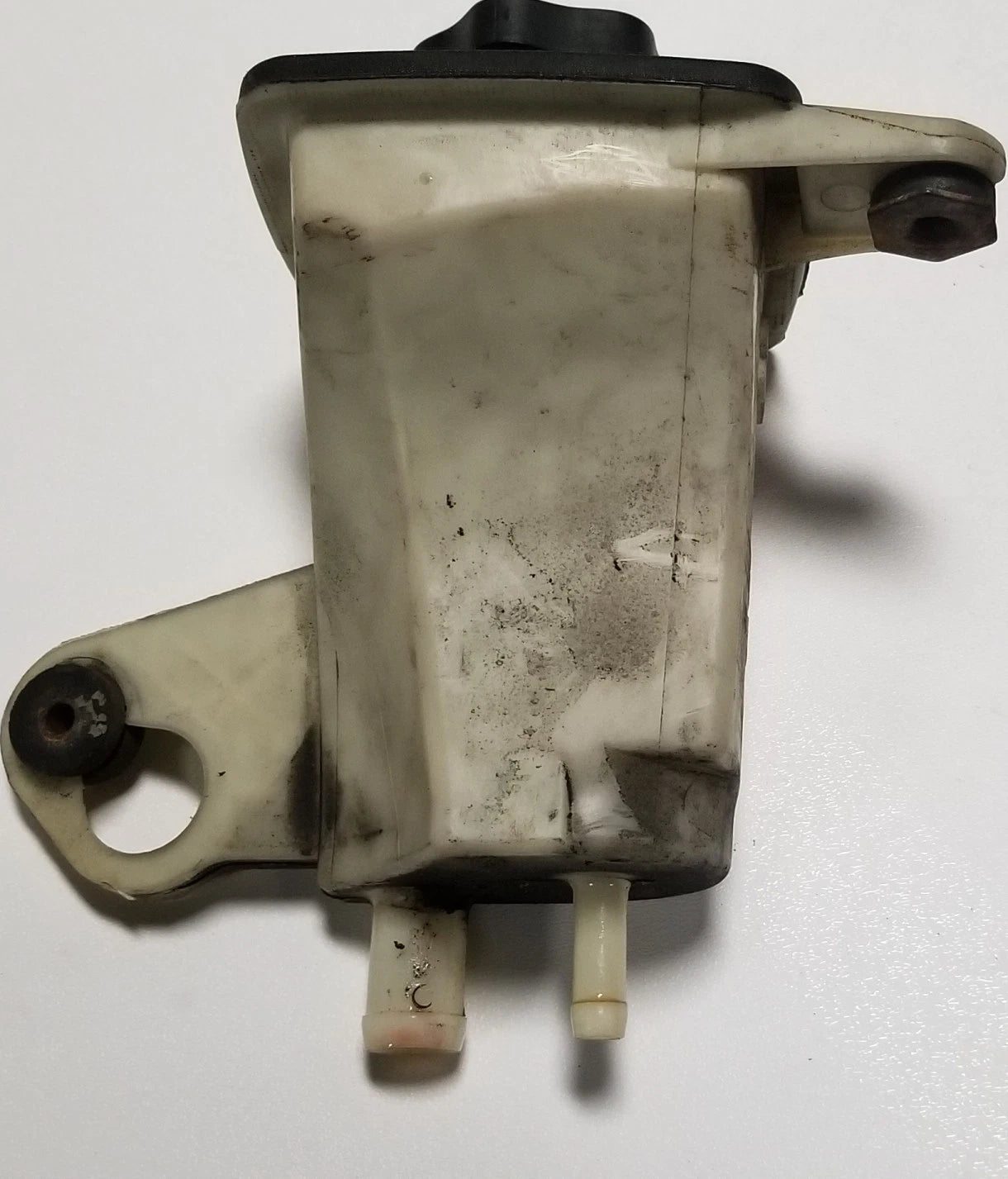 Hydraulic Fan Pump Reservoir for Lincoln LS V6 V8 (2000–2002)