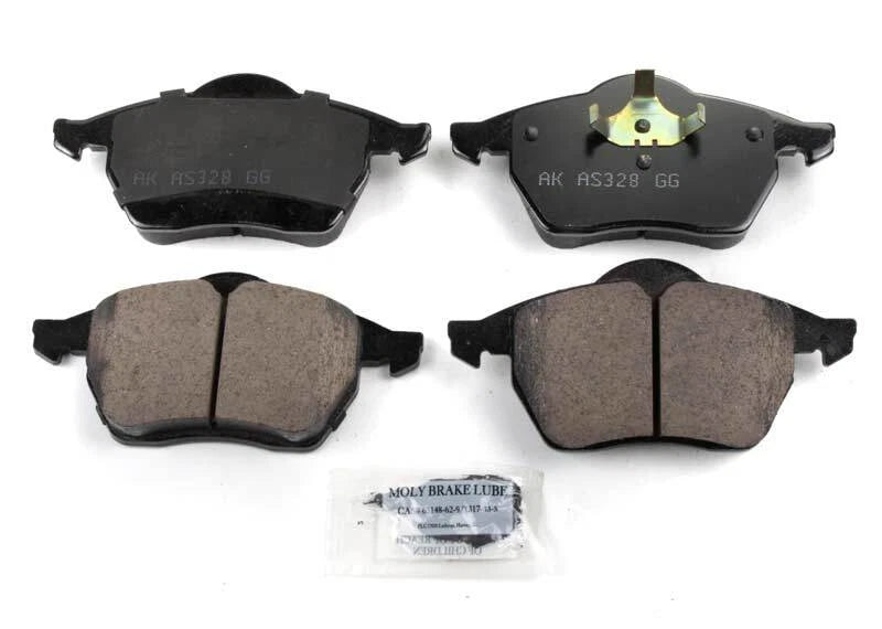 Set of 4 Akebono Ceramic Disc Brake Pads for EUR836 (Front)