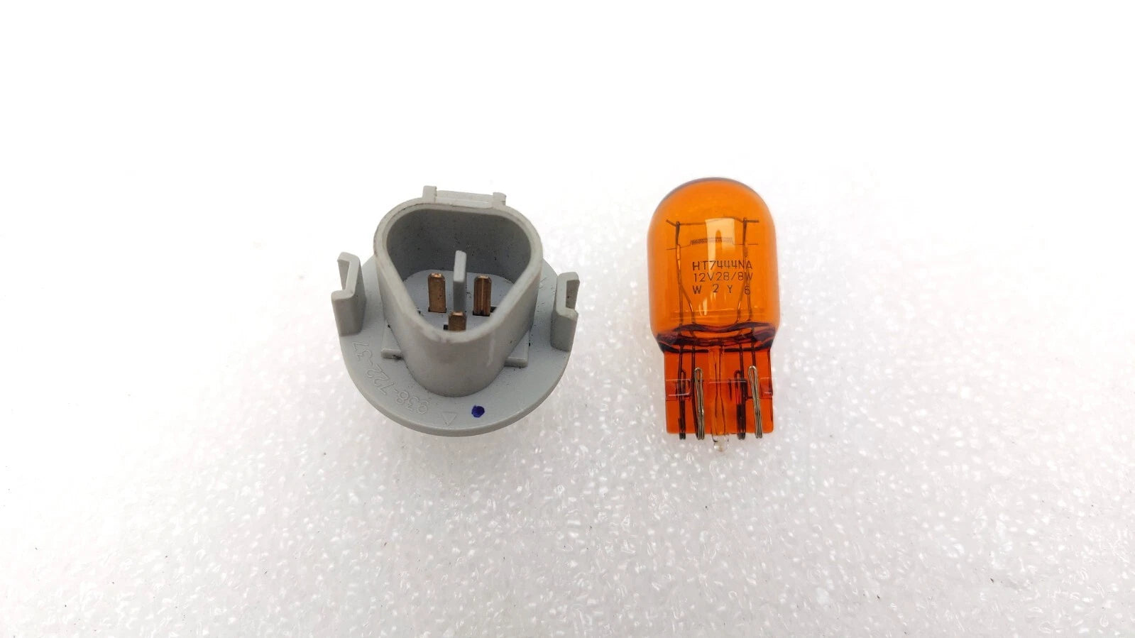 Set of 2 Headlight Turn Signal Bulb Sockets for Toyota RAV4 (2013–2023) 938-722-37