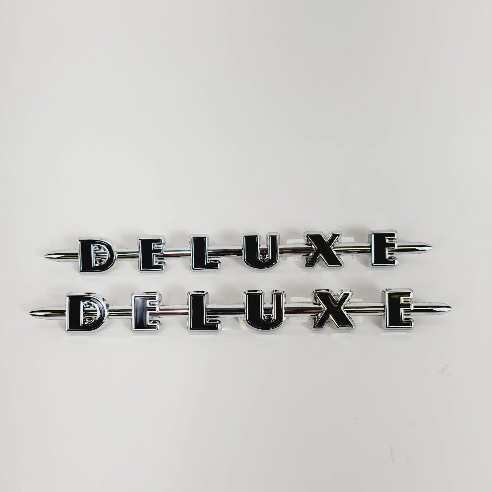 Set of 2 Front Fender Emblems for Harley Davidson Softail Deluxe (2018–2024) 14101023