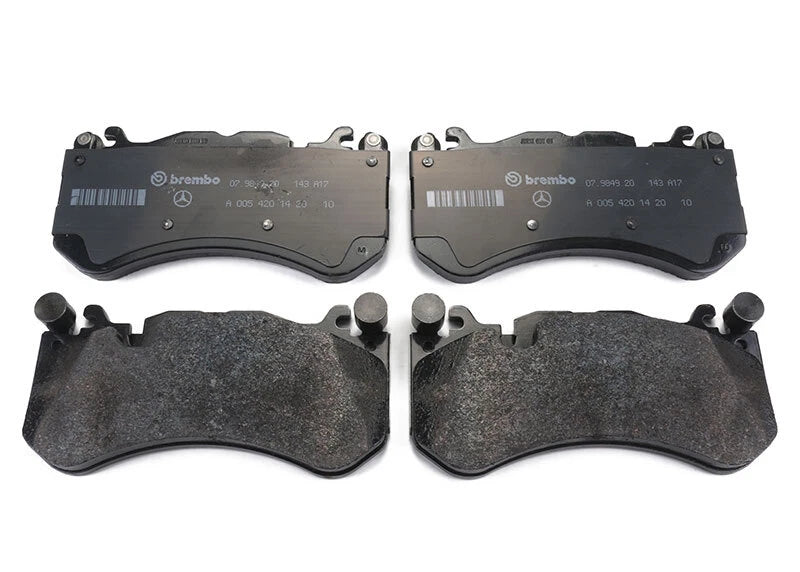 Set of 4 Disc Brake Pads for Mercedes (0074205920)