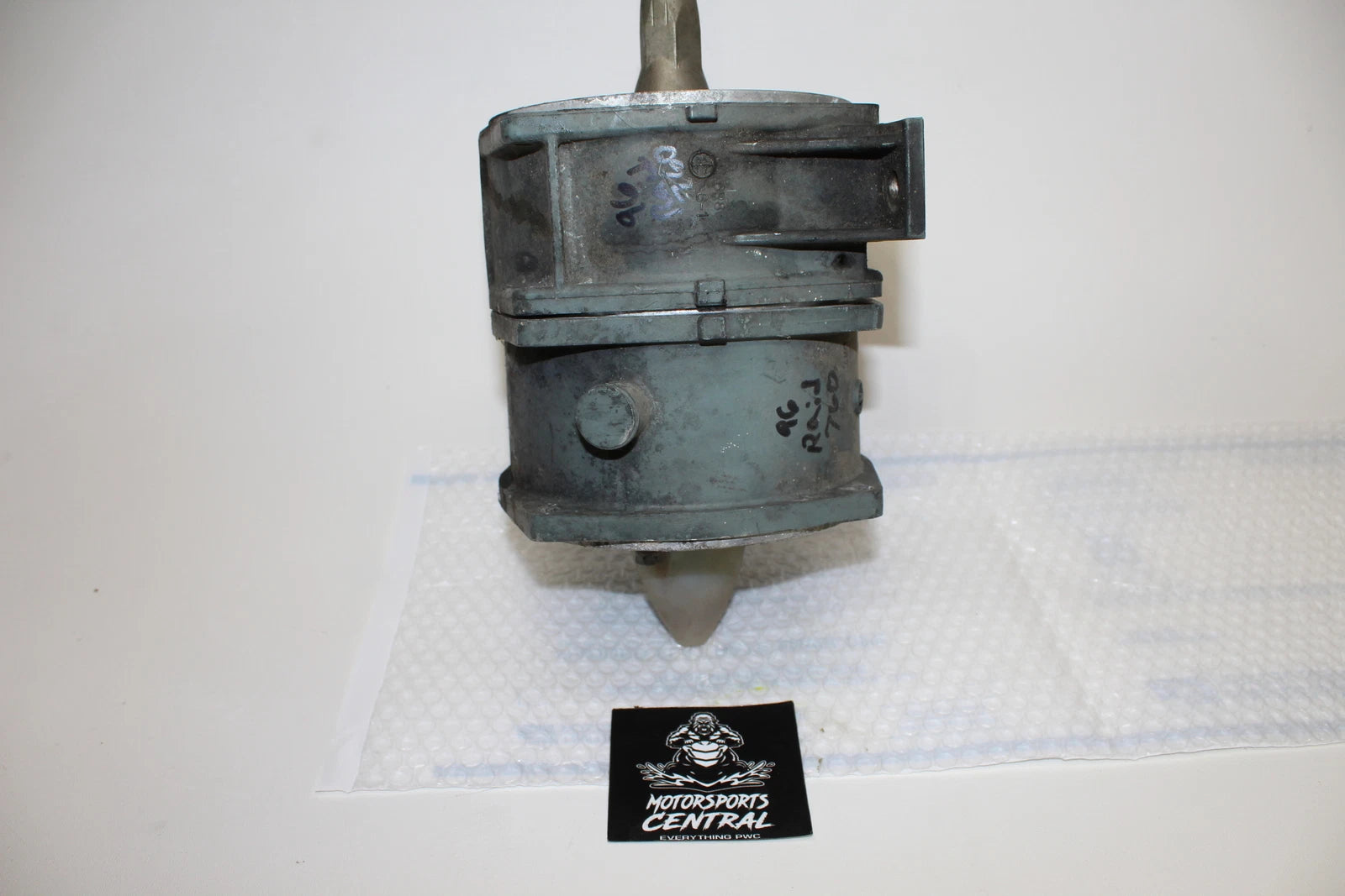 Complete Jet Pump Impeller Shaft for Yamaha Waverunner 700 760 (1995–1996)