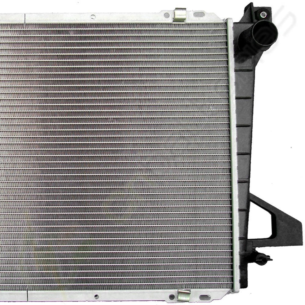 Aluminum Radiator for Ford Bronco F-150 (1985–1996)