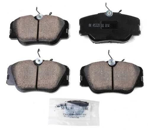 Set of 4 Akebono Ceramic Disc Brake Pads for European Vehicles (EUR423)