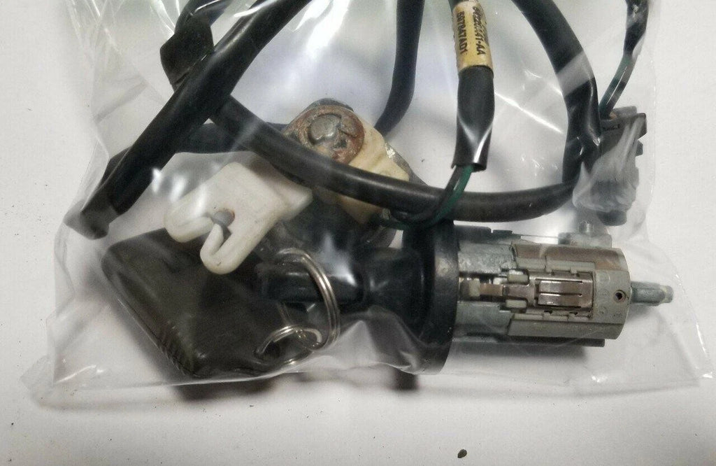 Door Ignition Cylinder Lock Set with Key for Lincoln Continental (1995–1997)