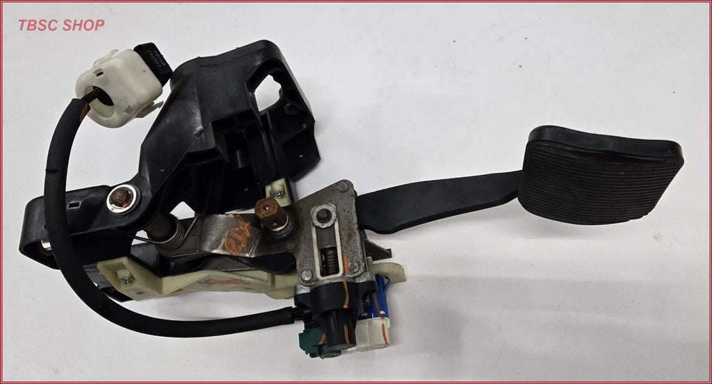 Brake Pedal Assembly for Jaguar XJ8 XJ8L X350 (2004–2007) 2R832450A