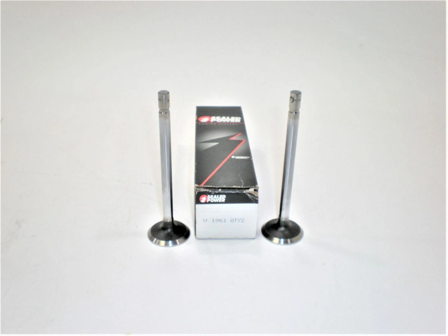 2X Sealed Power V-1926 Exhaust Valves for Marine Engine (Federal Mogul)