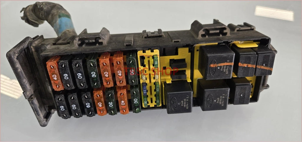 Engine Bay Fuse Box with Harness Pigtail for Lincoln Continental (1998–2002)