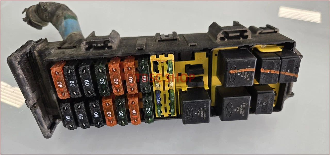 Engine Bay Fuse Box with Harness Pigtail for Lincoln Continental (1998–2002)