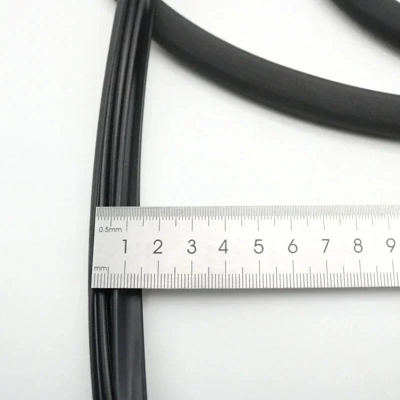 Weatherstrip Sliding Roof Seal for Toyota LC100/Lexus LX470 (1998–2007)