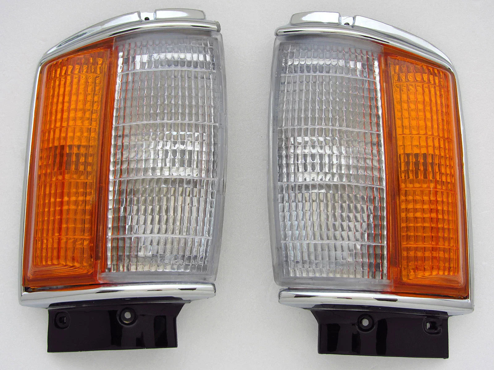 Chrome Corner Indicator Lights for 1983-1988 Toyota Hilux 2WD LN50 (2 x)