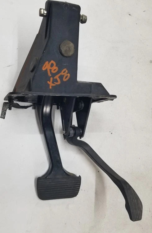 Brake Fuel Pedal Assembly for Jaguar XJ8 XJR VDP (1998) MNA5372BB