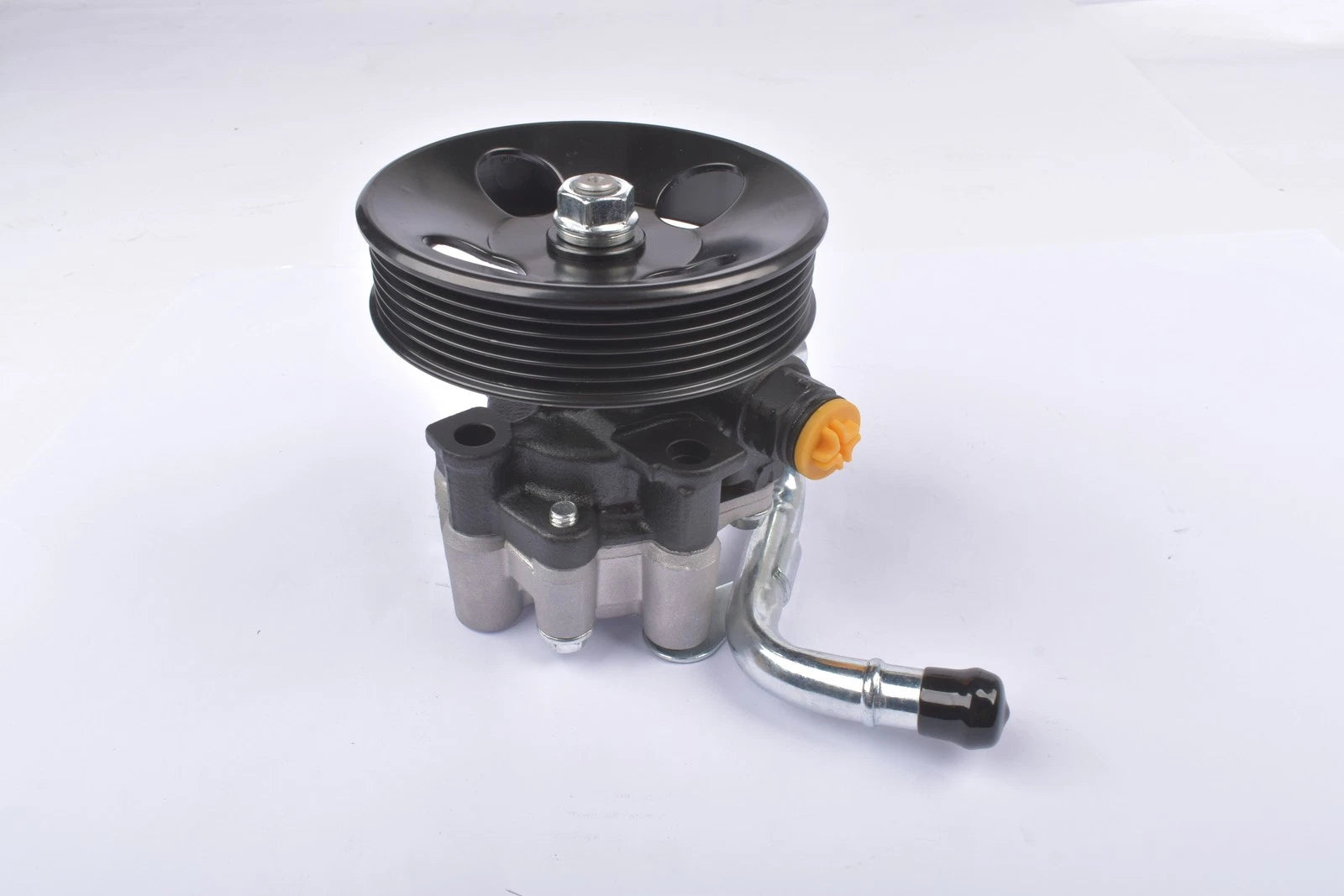 Power Steering Pump w/Pulley for Toyota Corolla, Chevrolet Prizm (1998–2002) 4432002034