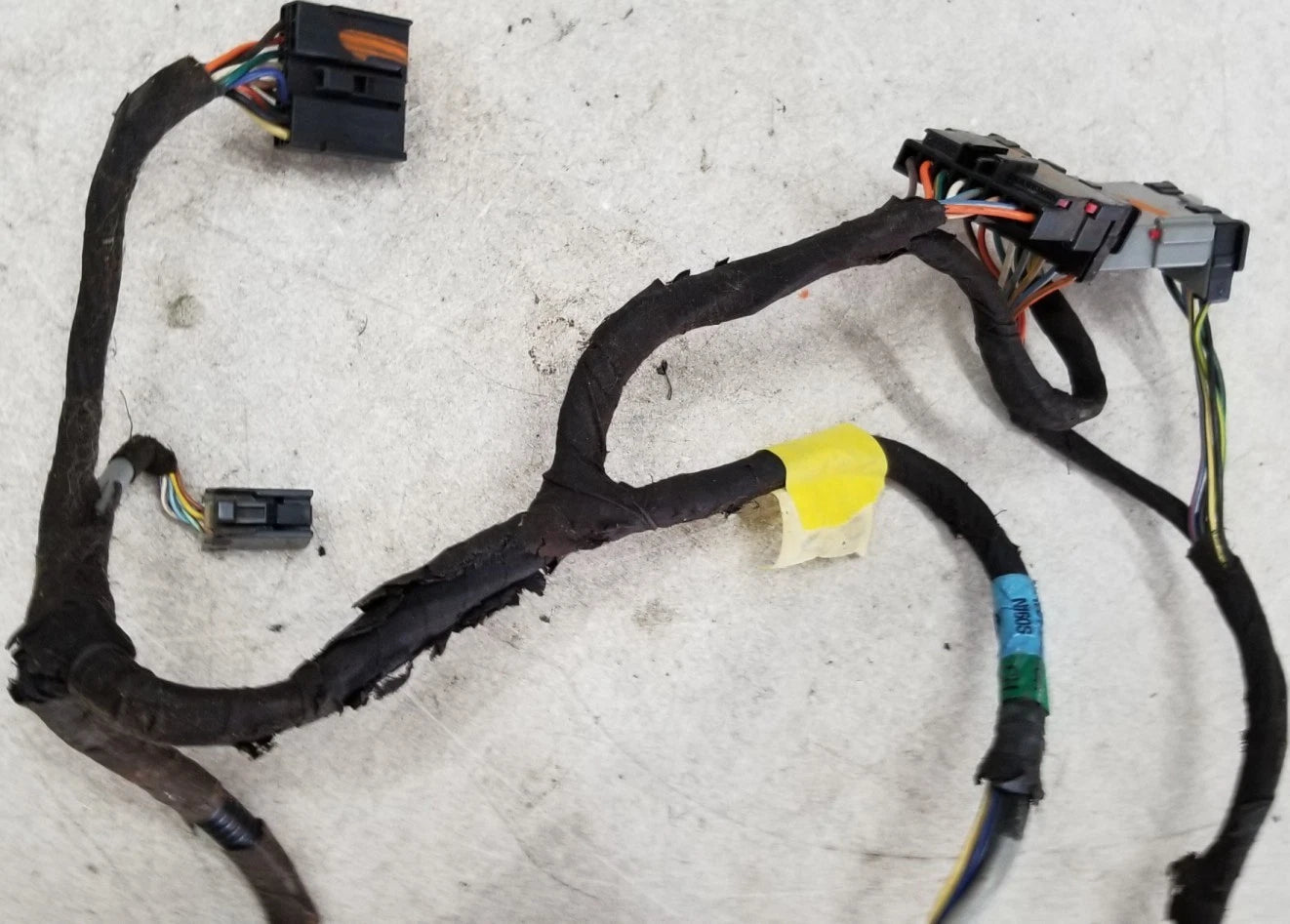 Dash Wire Harness Amp to Radio for Ford Mustang (1994–1995) F4ZB-19B113-CH