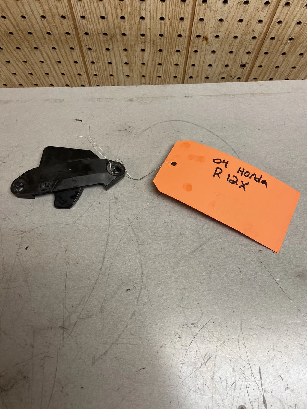 Rear Hatch Bracket Tray Lever Knob for Honda Aquatrax R-12X (2002–2007)