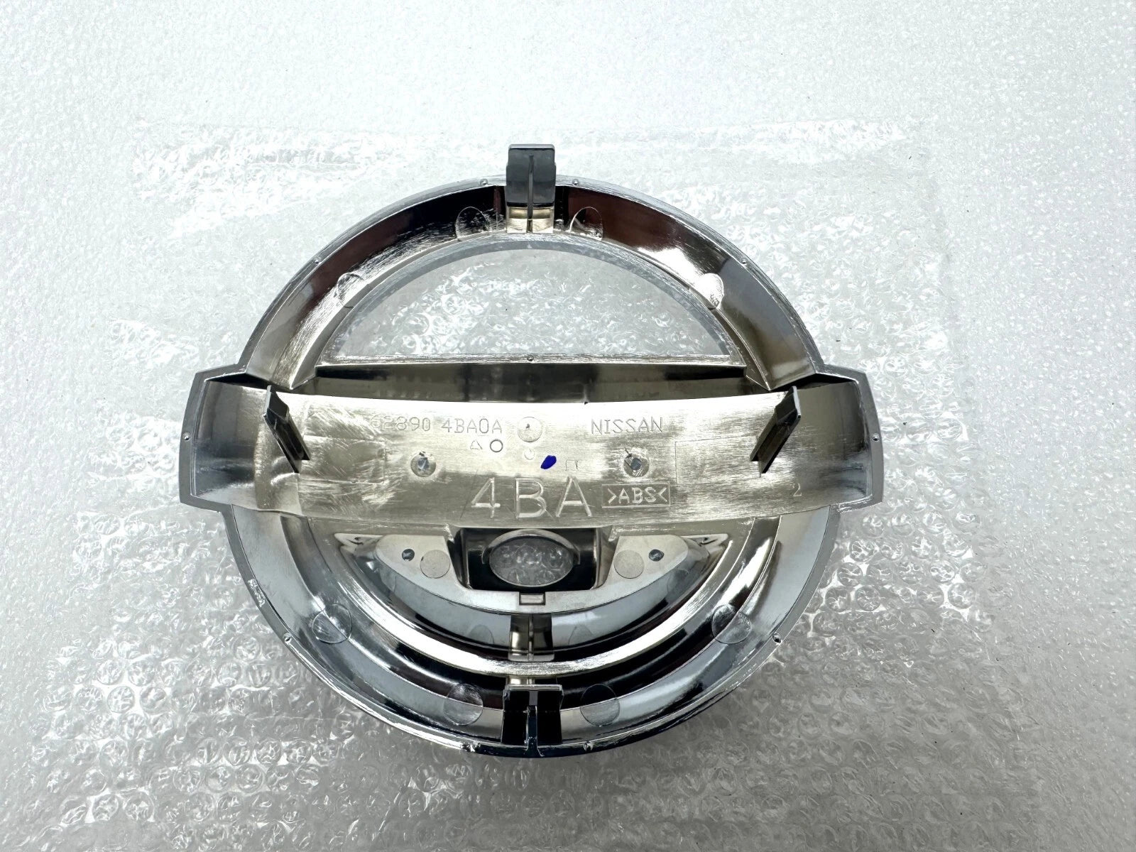 Front Emblem with Camera Spot for Nissan Murano (2015–2023) 62890-4BA0A