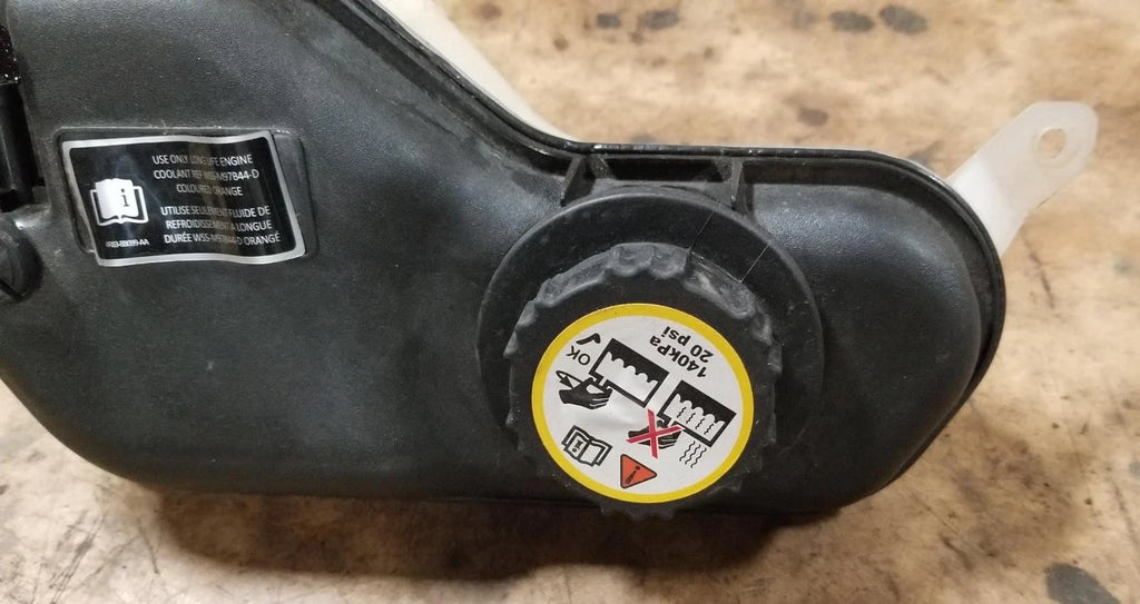 Coolant Reservoir Overflow Expansion Tank for Jaguar S-Type (2003–2008)