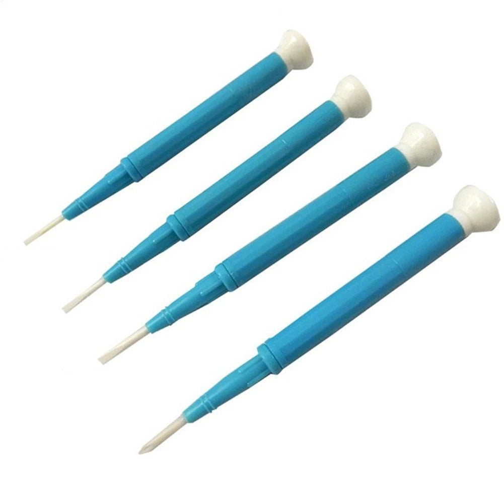 Set of 4 Ceramic Insulated Screwdrivers with Plastic Handles