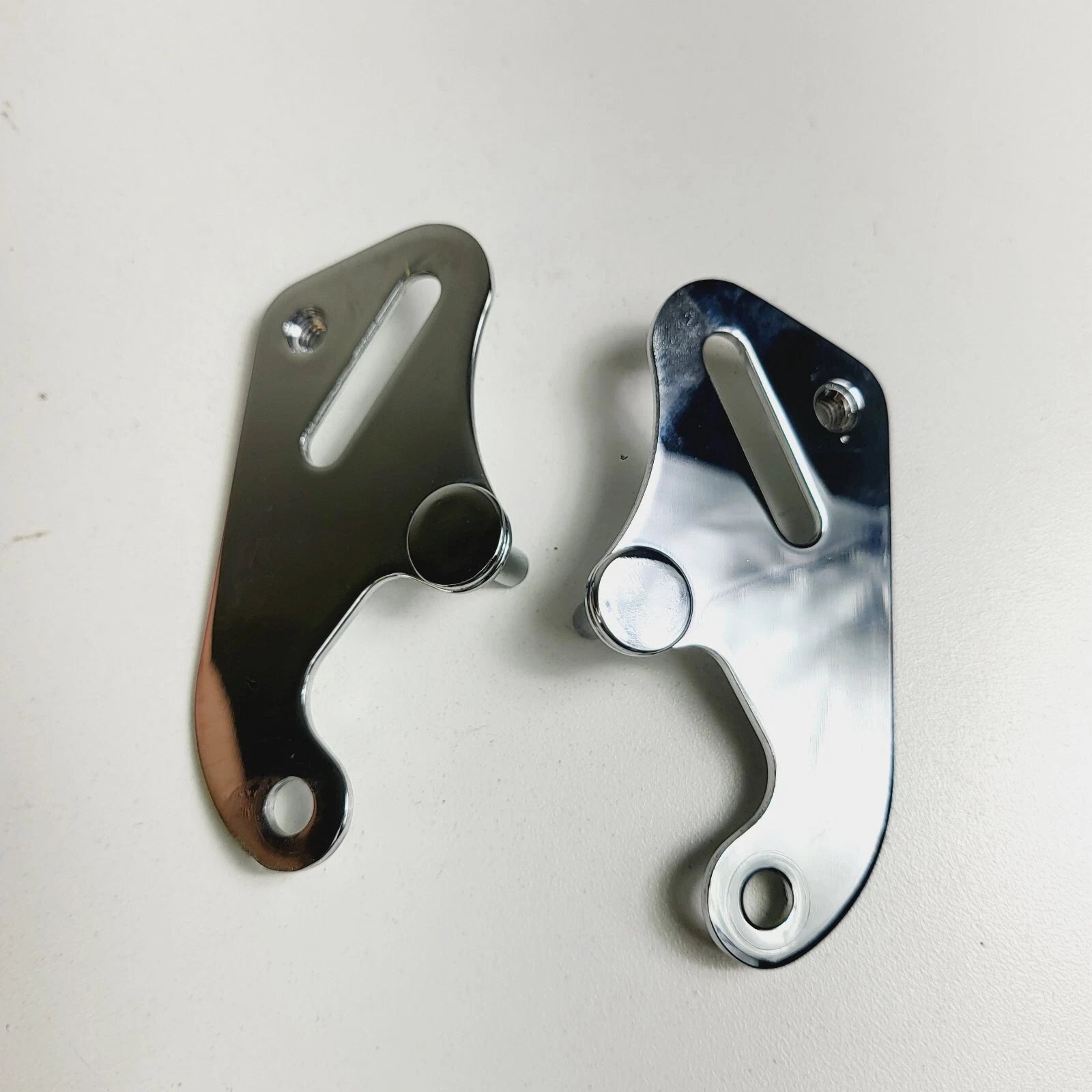 Chrome Seat Strap Brackets Buckles for Harley Davidson Road Glide (2014–2023)