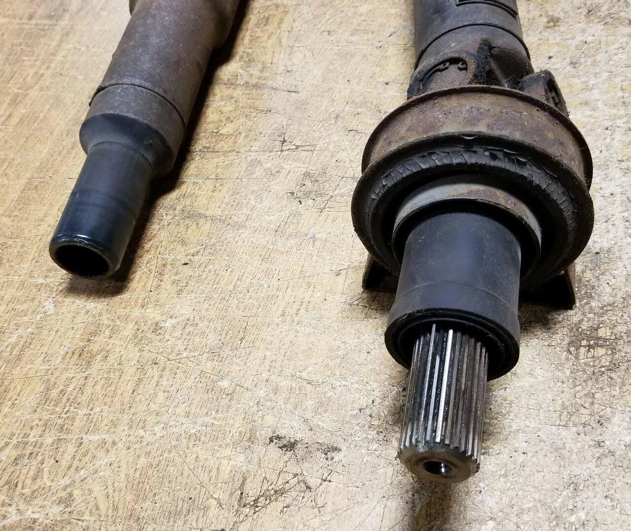 Transmission Drive Shaft for Jaguar XJ8L VDP (1998–2003)
