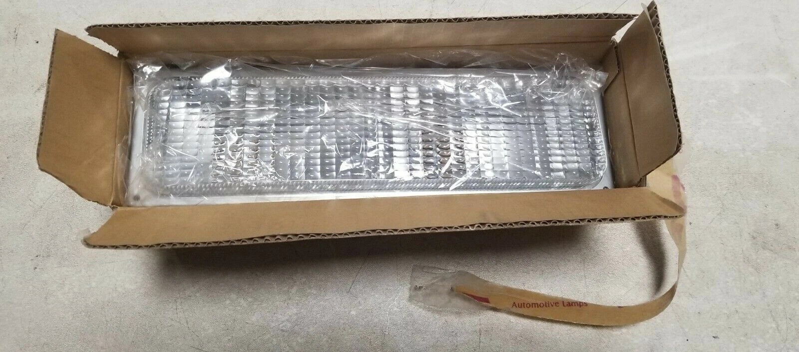 Turn Signal Parking Light Assembly for Blazer (1992–1993) TYC 12-1412-01