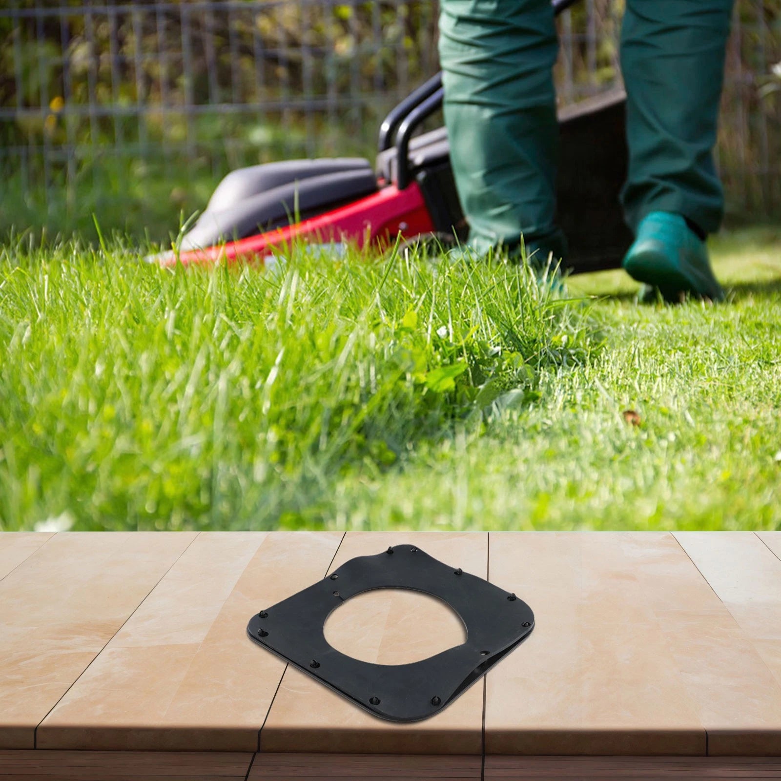 Plastic Bagger Seal for Improved Grass Collection Efficiency