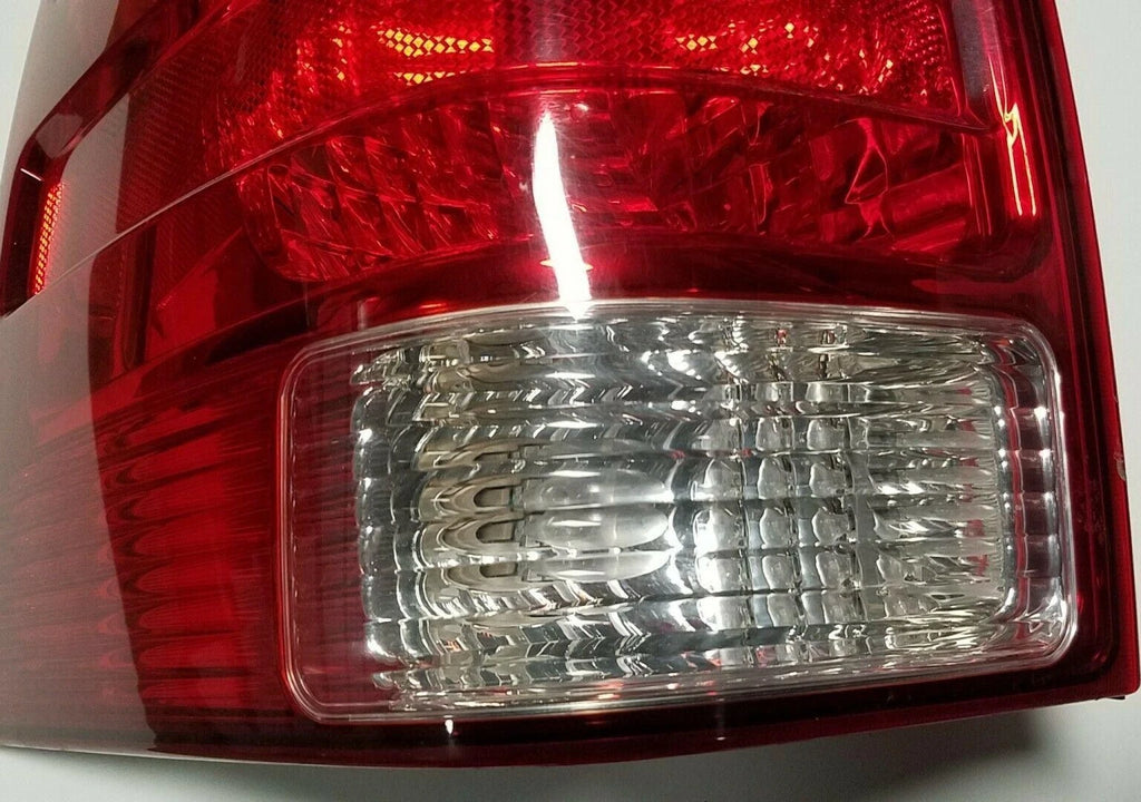 Driver Tail Light for Ford Expedition (2003–2006) 2LIX-13B505-A
