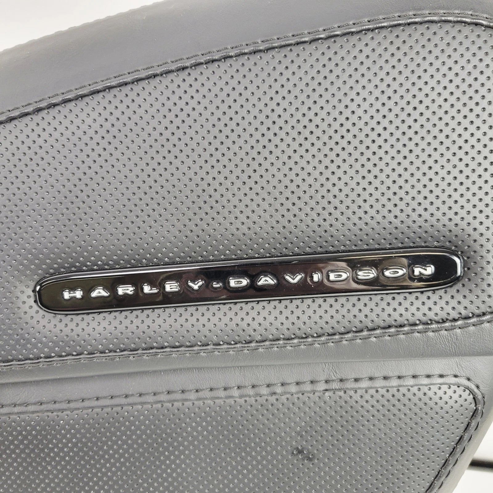 OEM Detachable Locking Saddlebag for Harley-Davidson Fatboy Breakout (2018–2025)