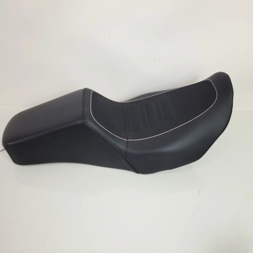 OEM Seat for Harley-Davidson Low Rider & Softail (2018–2026) 52000653