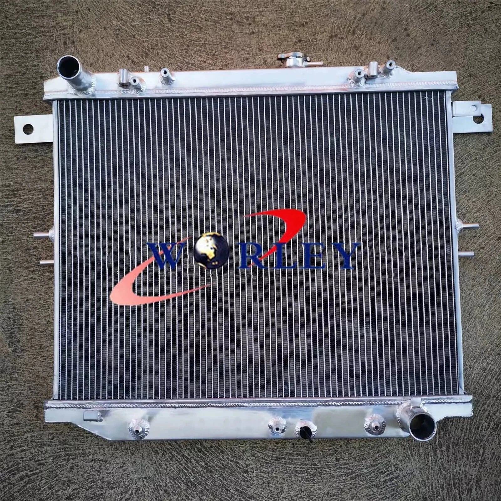 Aluminum Radiator for Toyota Land Cruiser, Lexus LX470 UZJ100 V8 (1998-2007)