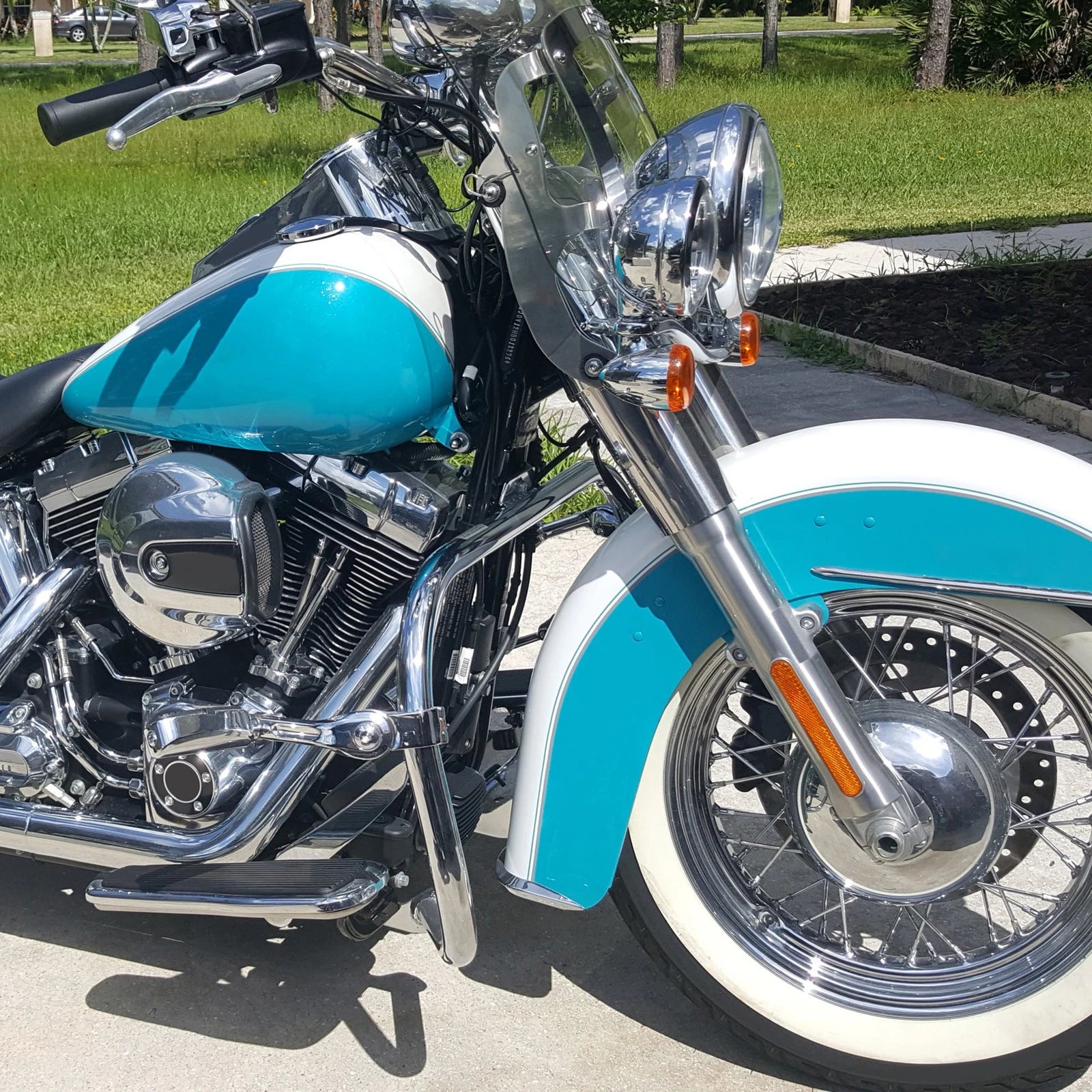 Chrome Engine Guard Crash Bar for Harley Softail Heritage Fat Boy (2000–2017)