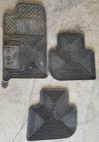 Set of 3 Rubber Floor Mats for Jaguar XJ8 XJR VDP (1998–2003)