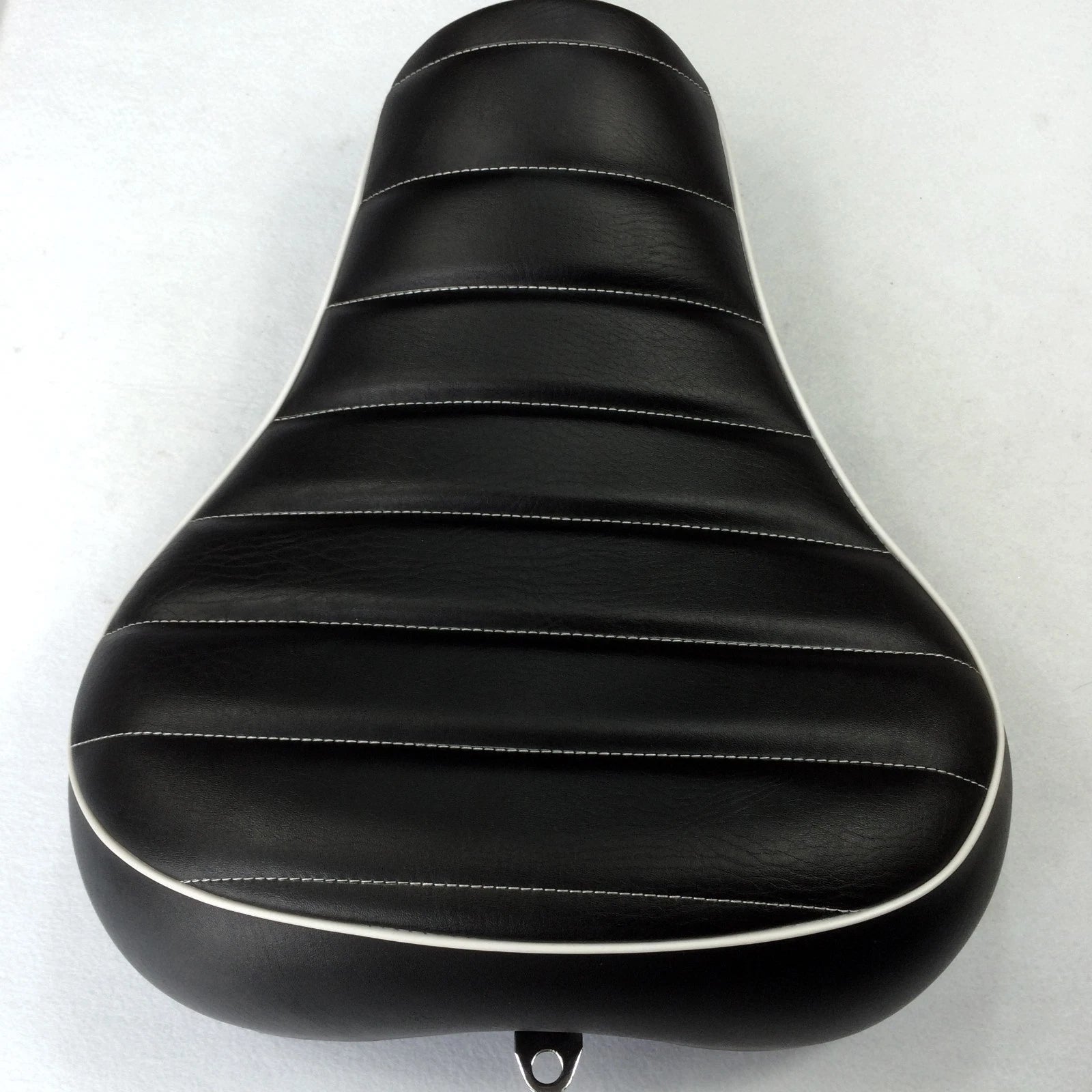 Custom Front Solo Driver Cross Stripe Seat for Harley XL 1200S (2005–2013)
