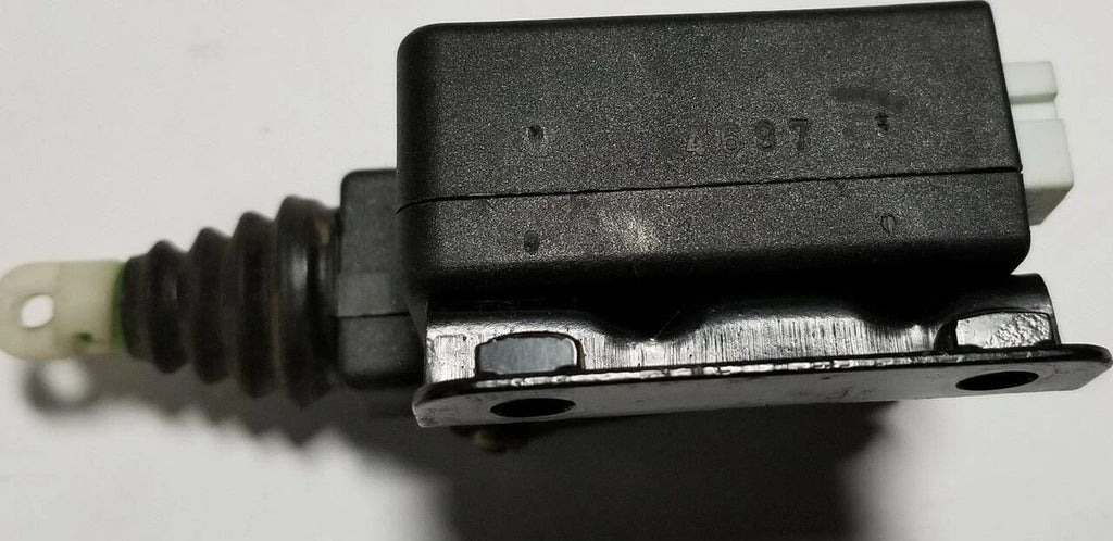 Trunk Latch Striker Lock Actuator for Jaguar XJ6 XJ8 XJR VDP (1995–2003)